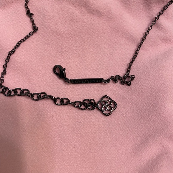 KENDRA SCOTT CUSTOM ELISA NECKLACE - Picture 4 of 5